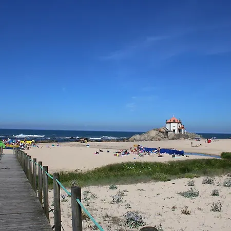Beach&golf - Ecohost - T2 Com Estacionamento, Perto Da E Golf Em Nova De Gaia דירה Arcozelo (Porto)